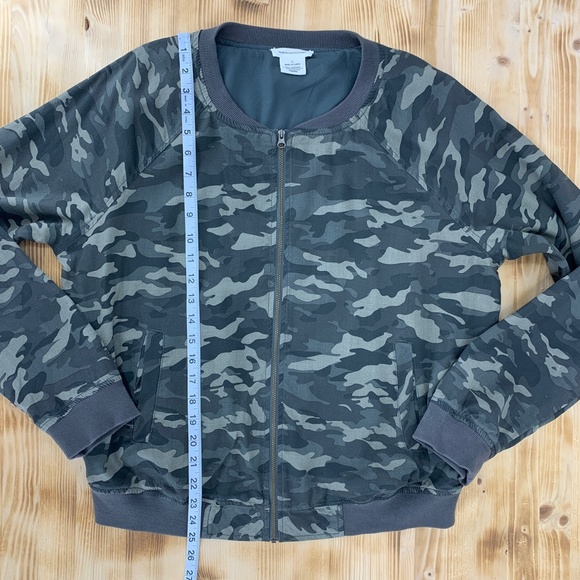 Beachlunchlounge Olive Green Camo Bomber Jacket Sz L - Picture 10 of 10
